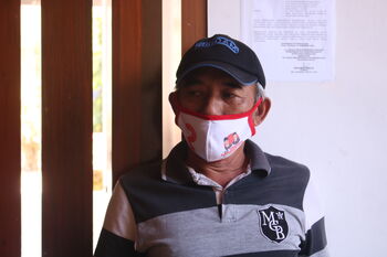 Misdi, Ketua Satgas Lingkungan, Desa Wonocoyo menceritakan bagaimana penanganan aduan masyarakat yang masuk atas perusakan atau penangkapan satwa atau tumbuhan yang dilindungi.
